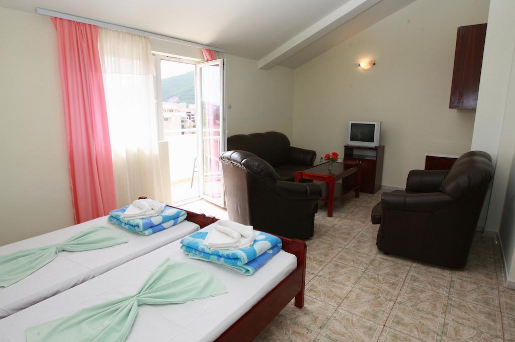 بودفا Hotel Vila Prestige الغرفة الصورة