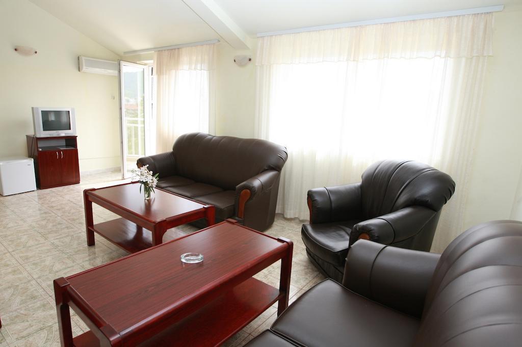 بودفا Hotel Vila Prestige الغرفة الصورة